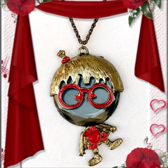 Other - 🌺🌴🌺 NWOT:  LITTLE GIRL IN RED PENDANT 🌺🌴🌺